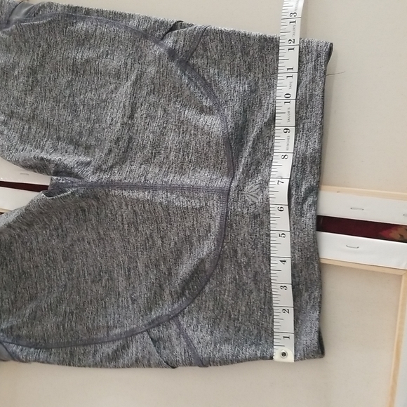 Grey leggings - Comfortable and stretchy- Great fit - Workout or chill - Picture 5 of 5